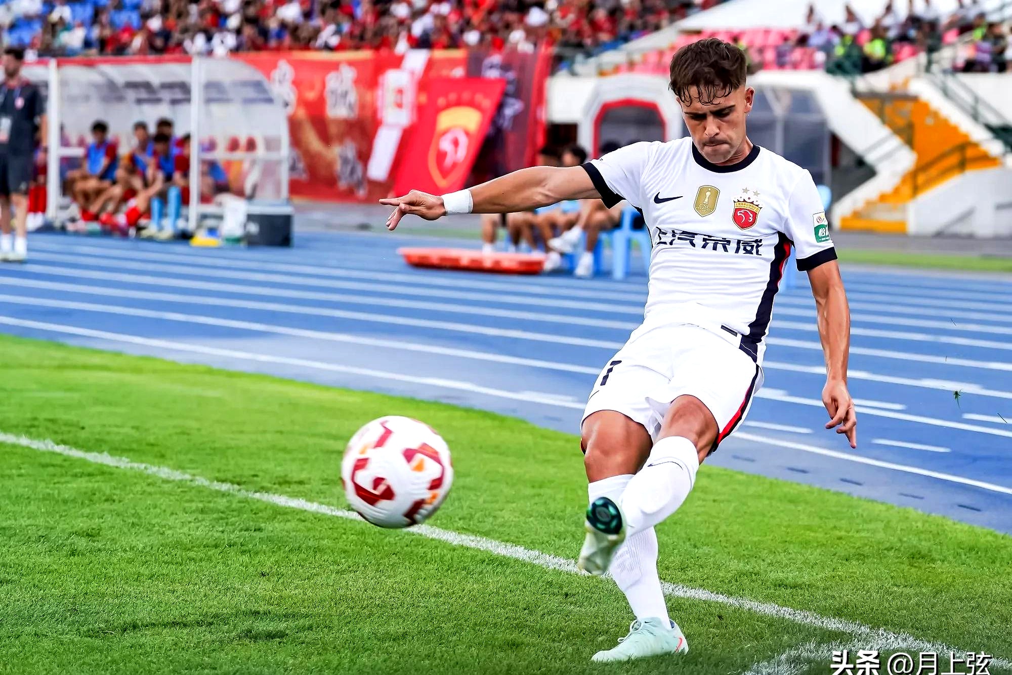 欧洲杯赛程吃紧;上海海港最后时刻官宣签约;引发热议;训练强度显著提升-九博娱乐网站