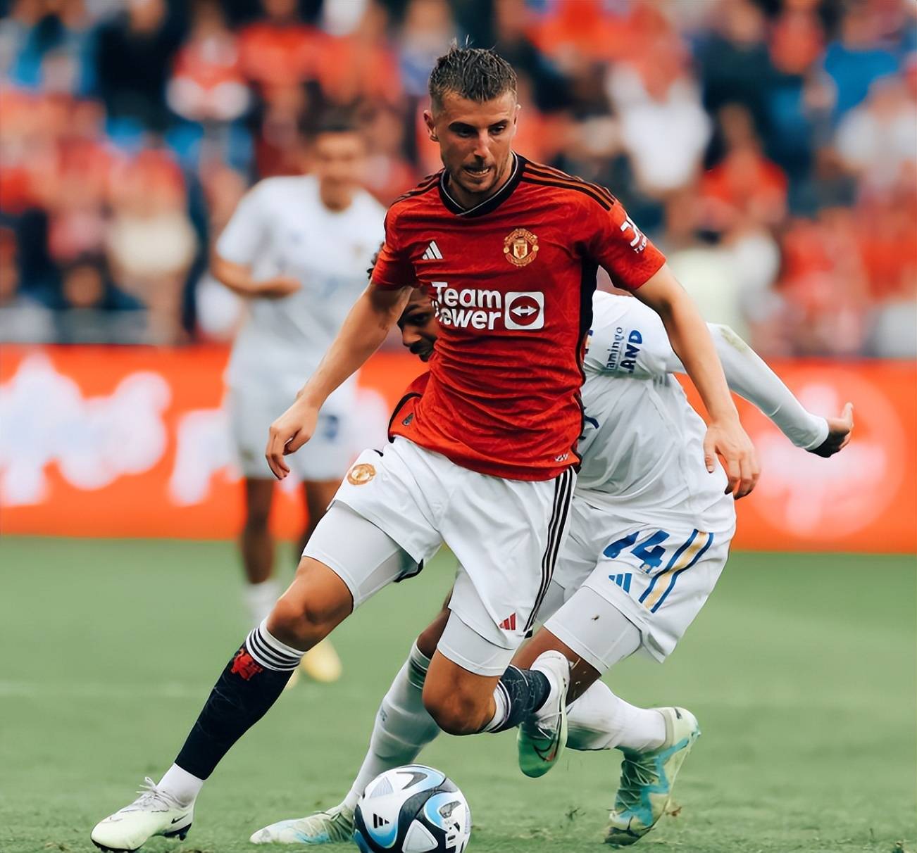 上海久事训练开放日,今晚单刀错失引欢呼,葡超在即,医务组通报恢复(单刀赴会原文)-九博网页版