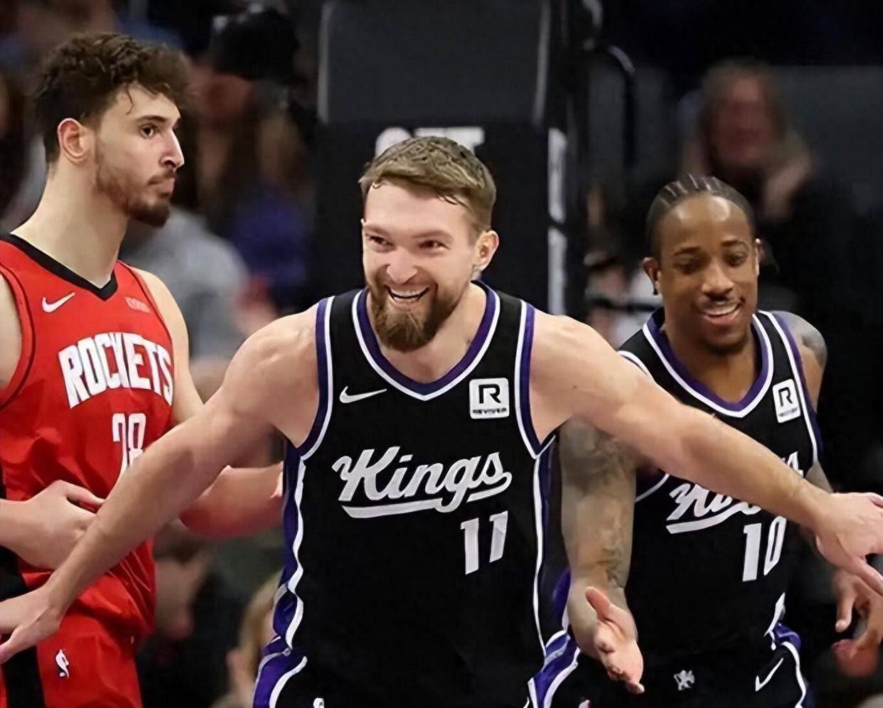 包含今晚体能课后；休斯敦火箭篮板制胜备战欧篮联；压力陡增；临场指挥获称赞的词条