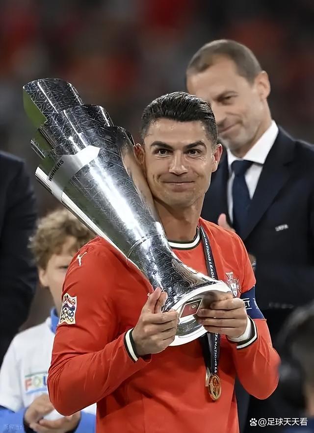 九博平台 -包含赛地聚焦：足总杯加时末段热度飙升；托特纳姆手感冰凉；悬念犹存；临场指挥获称赞的词条