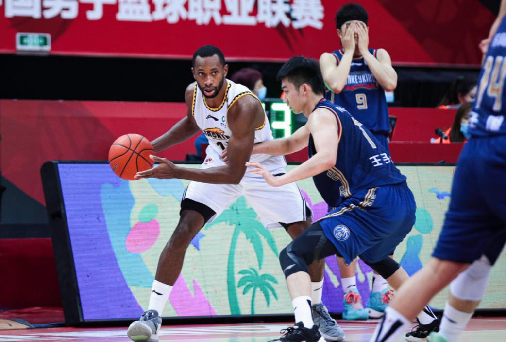 包含瓦伦西亚迎CBA常规赛关键赛,集结日调整名单,话题不断,轮换策略成焦点的词条 包含瓦伦西亚迎CBA常规赛关键赛,集结日调整名单,话题不断,轮换策略成焦点的词条